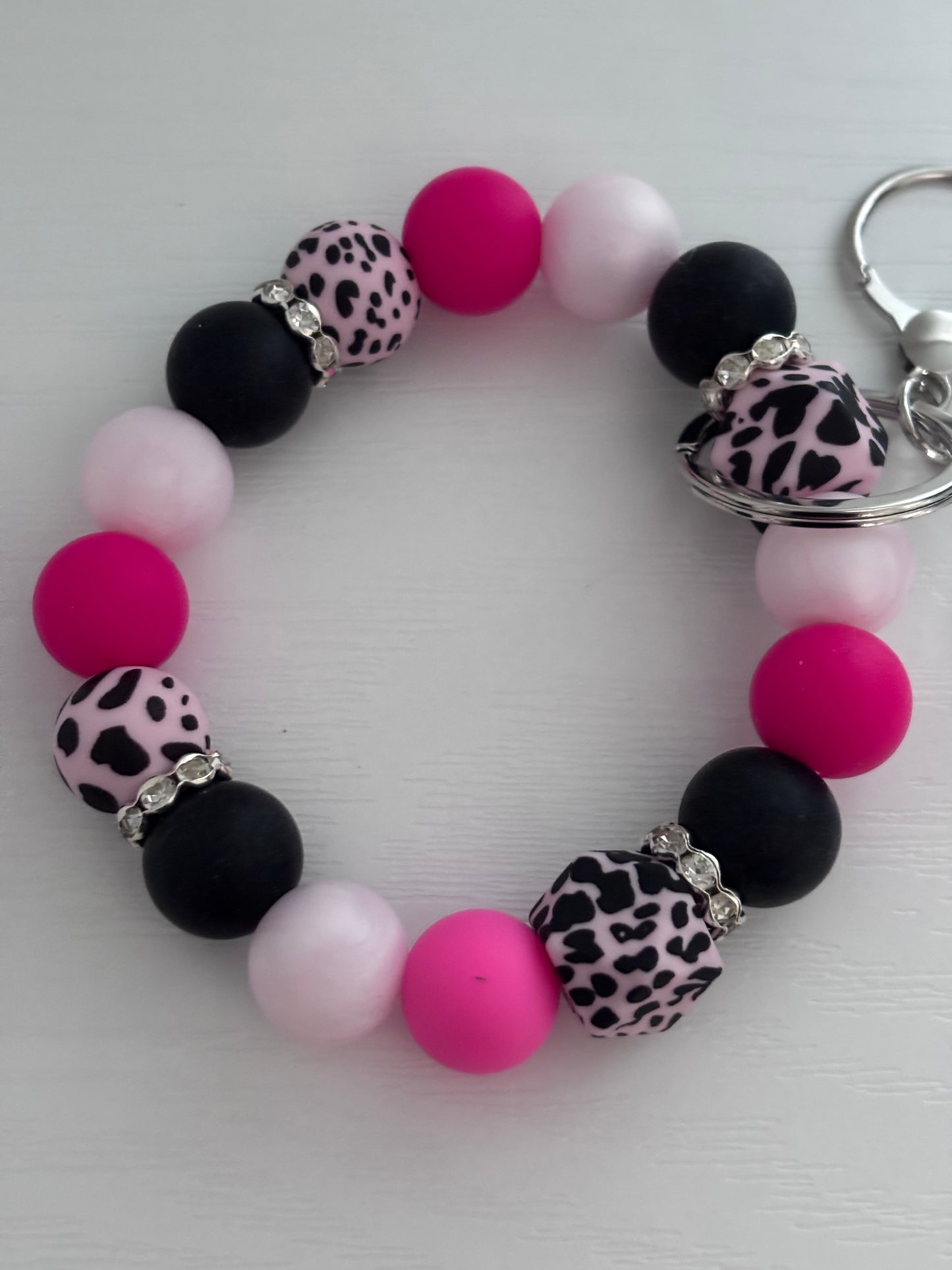 Hand‑Beaded Wristlet Keyring | Hot Pink, Black & Pale Pink Leopard Print with Teddy Bear Charm